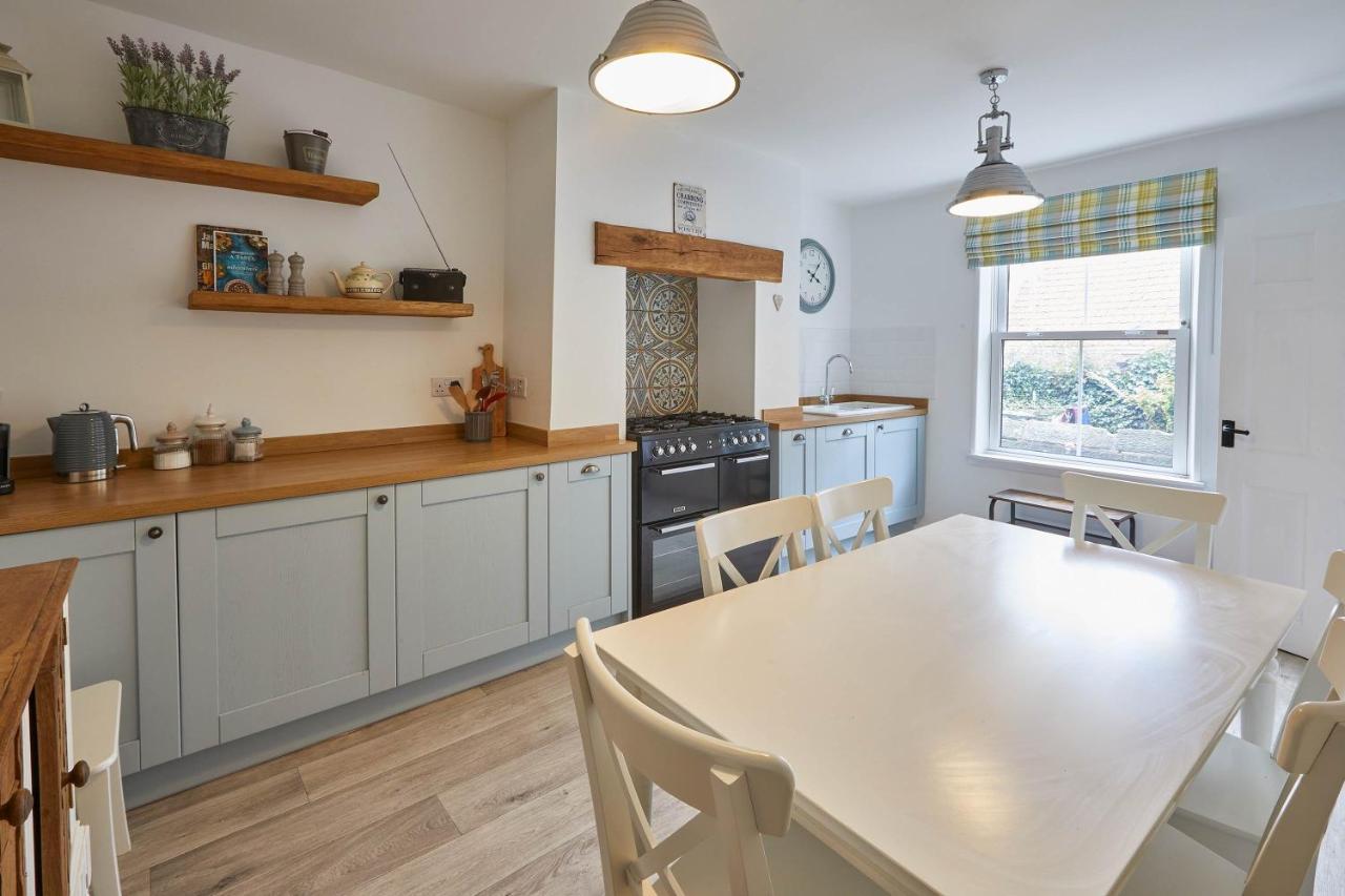 Host & Stay - Adventure House Whitby Eksteriør billede